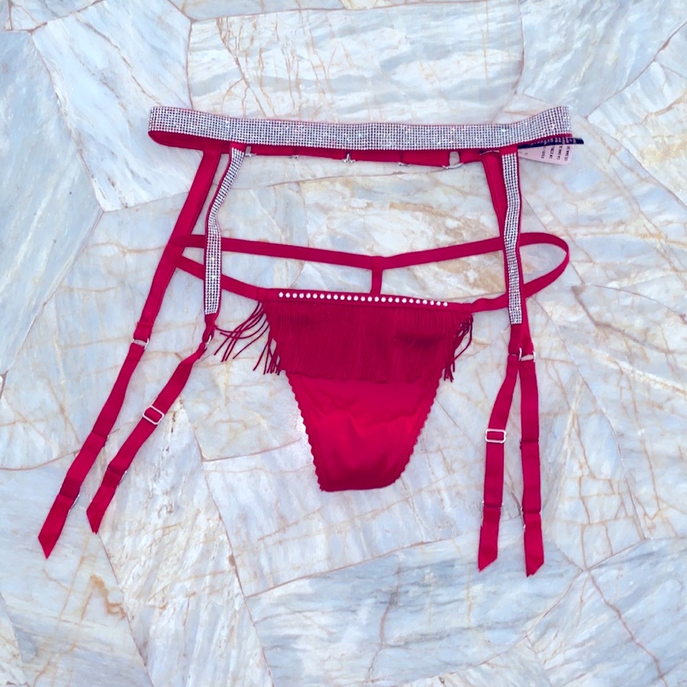 Victoria Secret Matching Two piece Set Garter XS/Small Thong V-String Small Red
